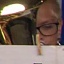 Face f_127501_15